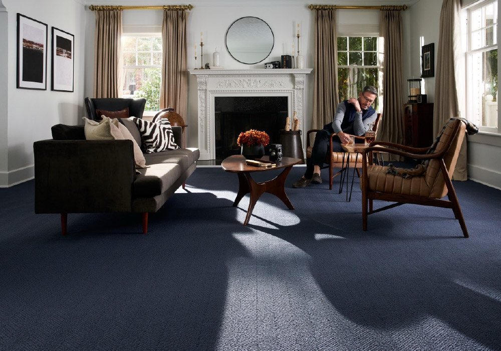 Ricj earth tones and jewel shades are popular